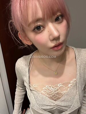 Sakura Miyawaki photo