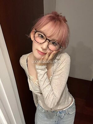 Sakura Miyawaki photo