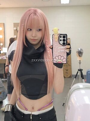 Sakura Miyawaki Nude Leaked Photo #37
