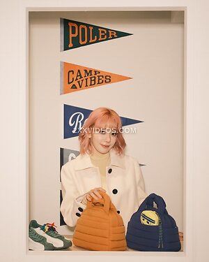 Sakura Miyawaki photo