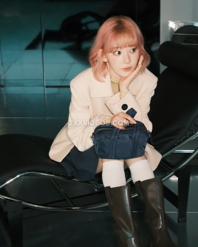 Sakura Miyawaki photo