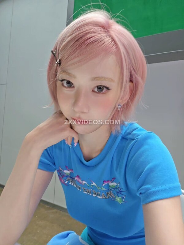 Sakura Miyawaki photo
