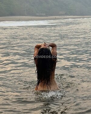 Salma Hayek Nude Leaked Photo #2