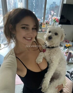 Sara Dobrik photo