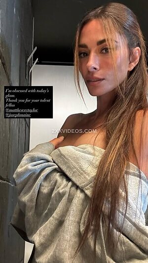 Sarah Shahi photo