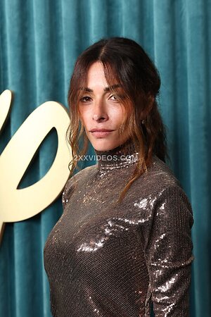 Sarah Shahi photo