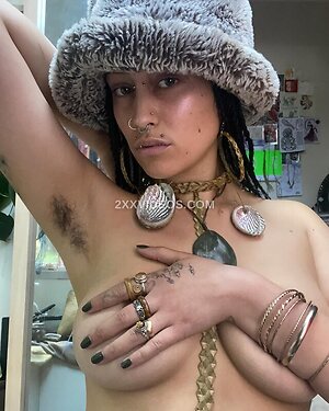 Savage.hine Nude Leaked Photo #9