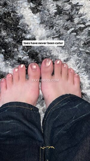 Savannah Brown Nude Leaked Photo #2