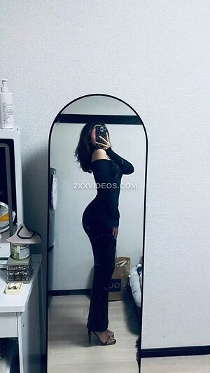 Saw Htar Hnin Nude Leaked Photo #3