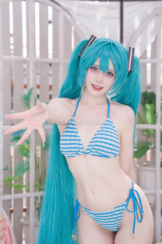 Saya Scarlet photo
