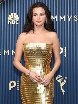Selena Gomez photo
