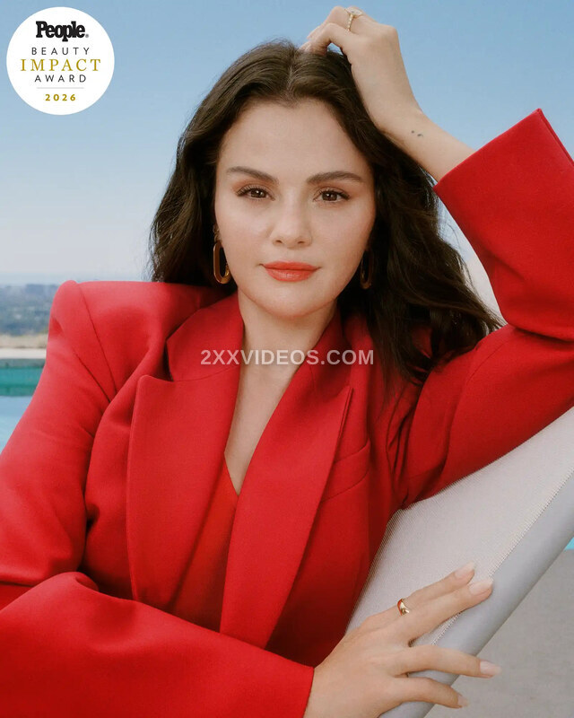 Selena Gomez photo