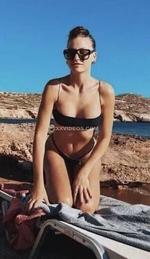 Serenay Sarıkaya Nude Leaked Photo #6