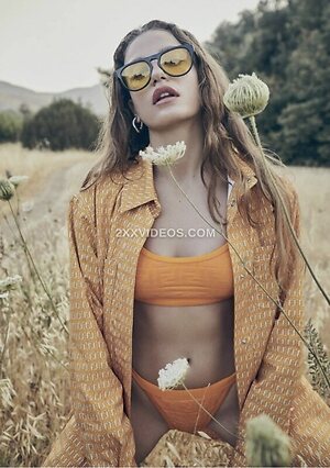 Serenay Sarıkaya Nude Leaked Photo #26
