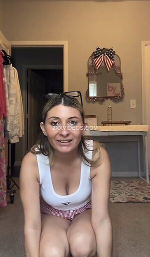 Shop.byAri Nude Leaked Photo #2