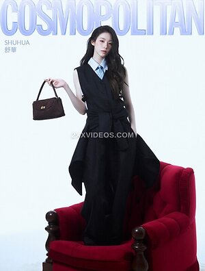 Shuhua -IDLE) [i-dle] photo