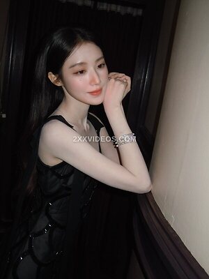 Shuhua -IDLE) [i-dle] photo
