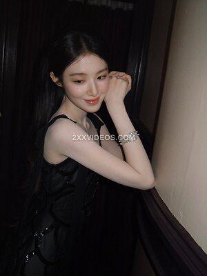 Shuhua -IDLE) [i-dle] photo
