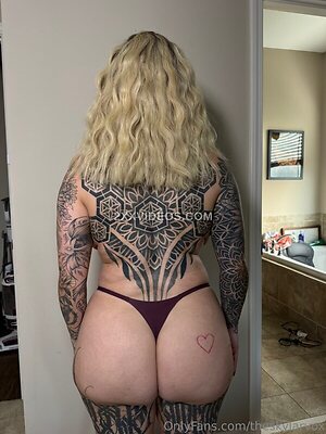 Skylar Vox photo