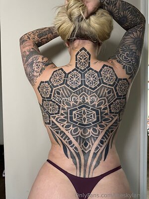 Skylar Vox photo