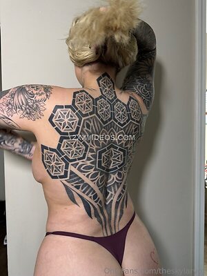 Skylar Vox photo