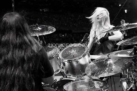 Taylor Momsen Nude Leaked Photo #2