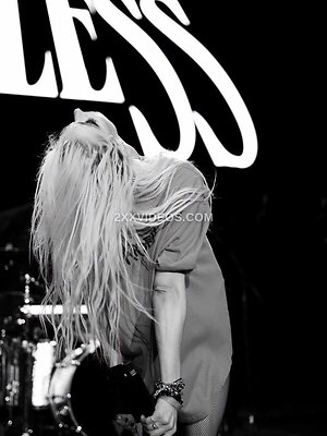 Taylor Momsen Nude Leaked Photo #7
