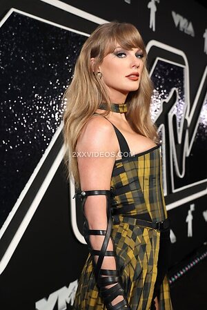 Taylor Swift More Nude Photos