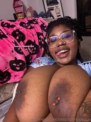 ThaBootyGawdus Nude Leaked Photo #4