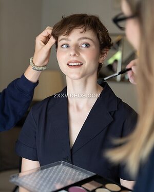 Thomasin Mckenzie photo