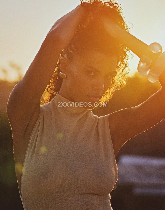 Tina Kunakey photo