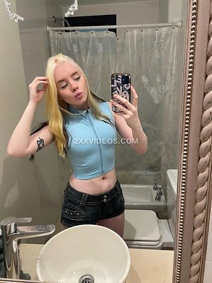 velvetvalen Nude Leaked Photo #10