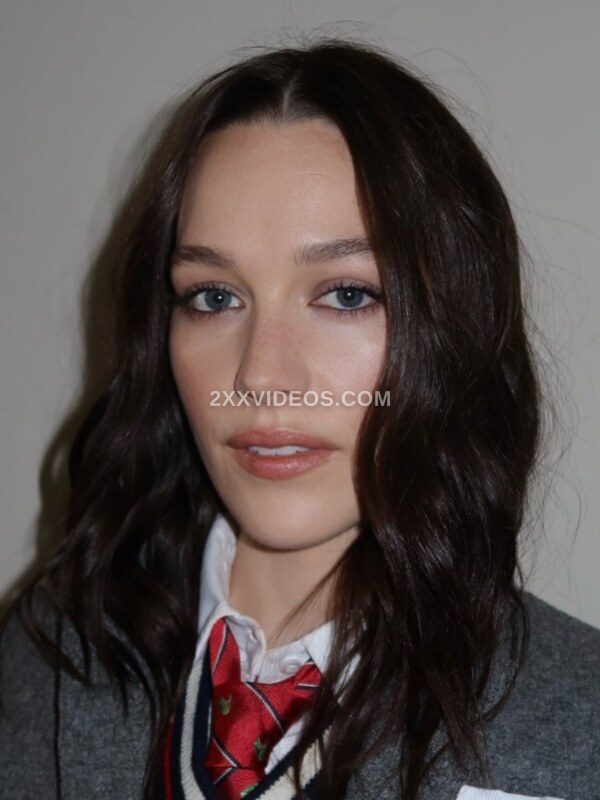 Victoria Pedretti photo