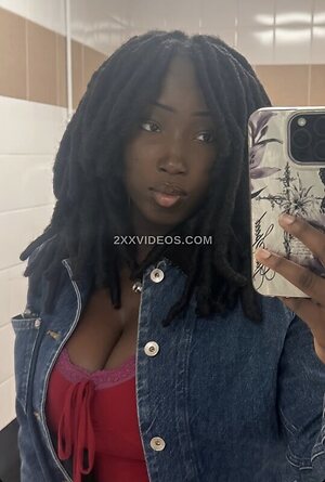 Vivicax.x Nude Leaked Photo #12