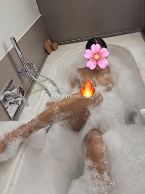 Vivienne Konyak Nude Leaked Photo #25