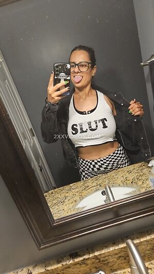 Who is this brown wife? Nude Leaked Photo #3