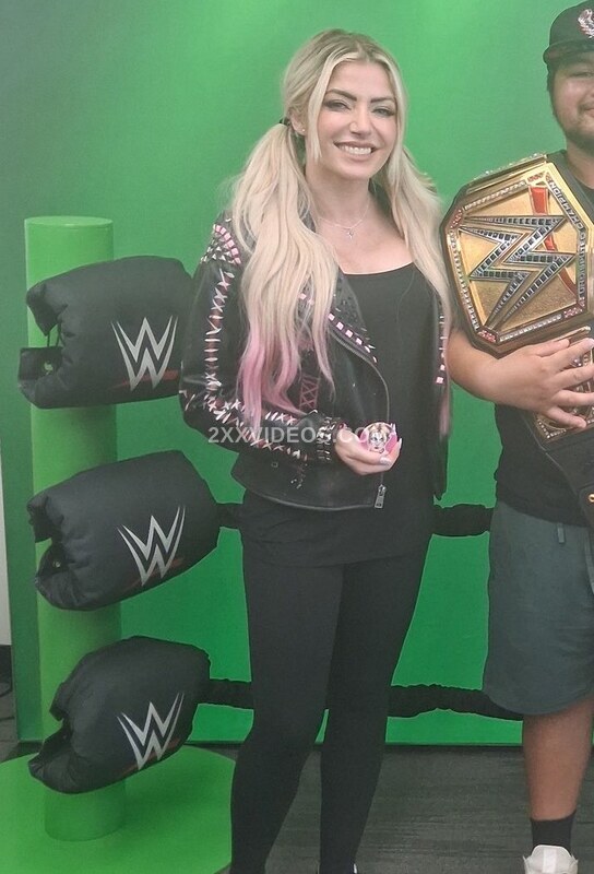 WWE Alexa Bliss Nude Leaked Photo #7