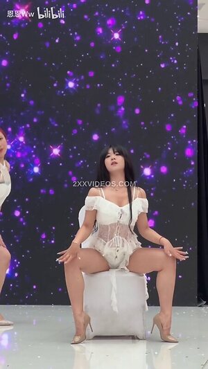 yingxiu.xyz Nude Leaked Photo #35