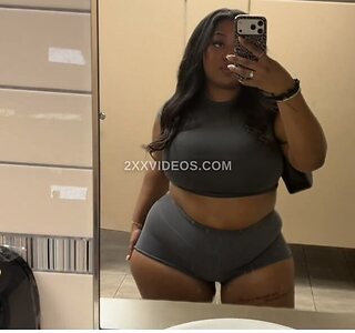 Young Thicc IG Shorties Nude Leaked Photo #9