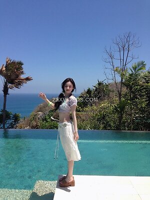 YUQI Nude Leaked Photo #40