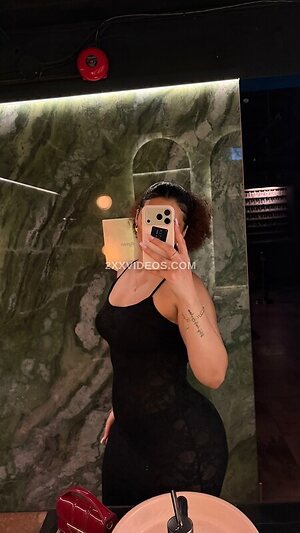 Zainaabb.ab Nude Leaked Photo #2
