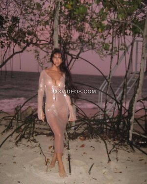 Zaira Nara photo
