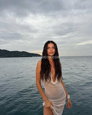 Zaira Nara photo