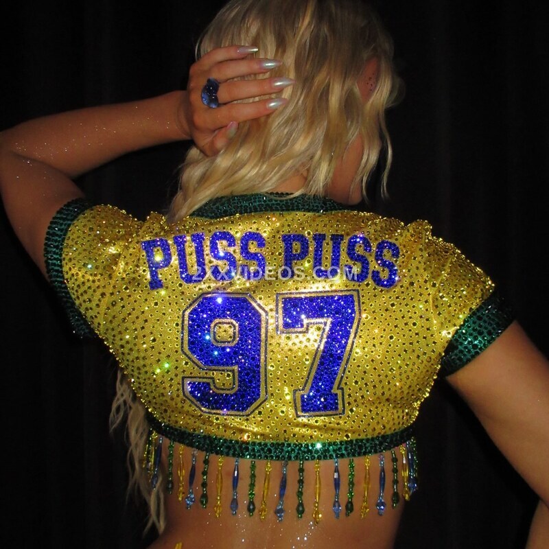 Zara Larsson photo