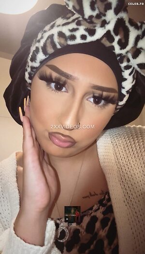 Zeynohijab Nude Leaked Photo #3