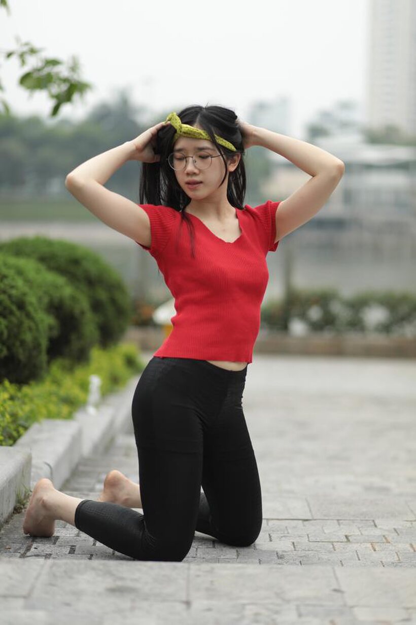 Image 20/21: Skinny girl gets naked in public