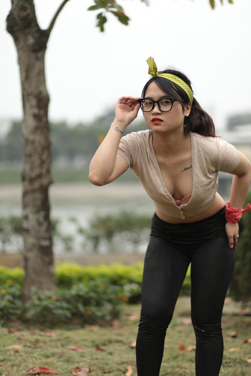 Cute girl flashing in public in glasses (shot 18)