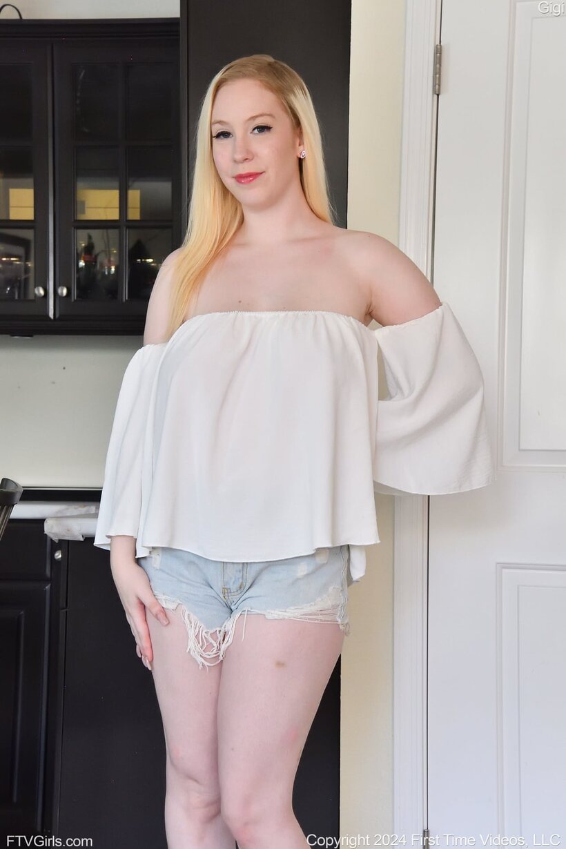 Thick girl exposes her big tits while masturbating (shot 1)