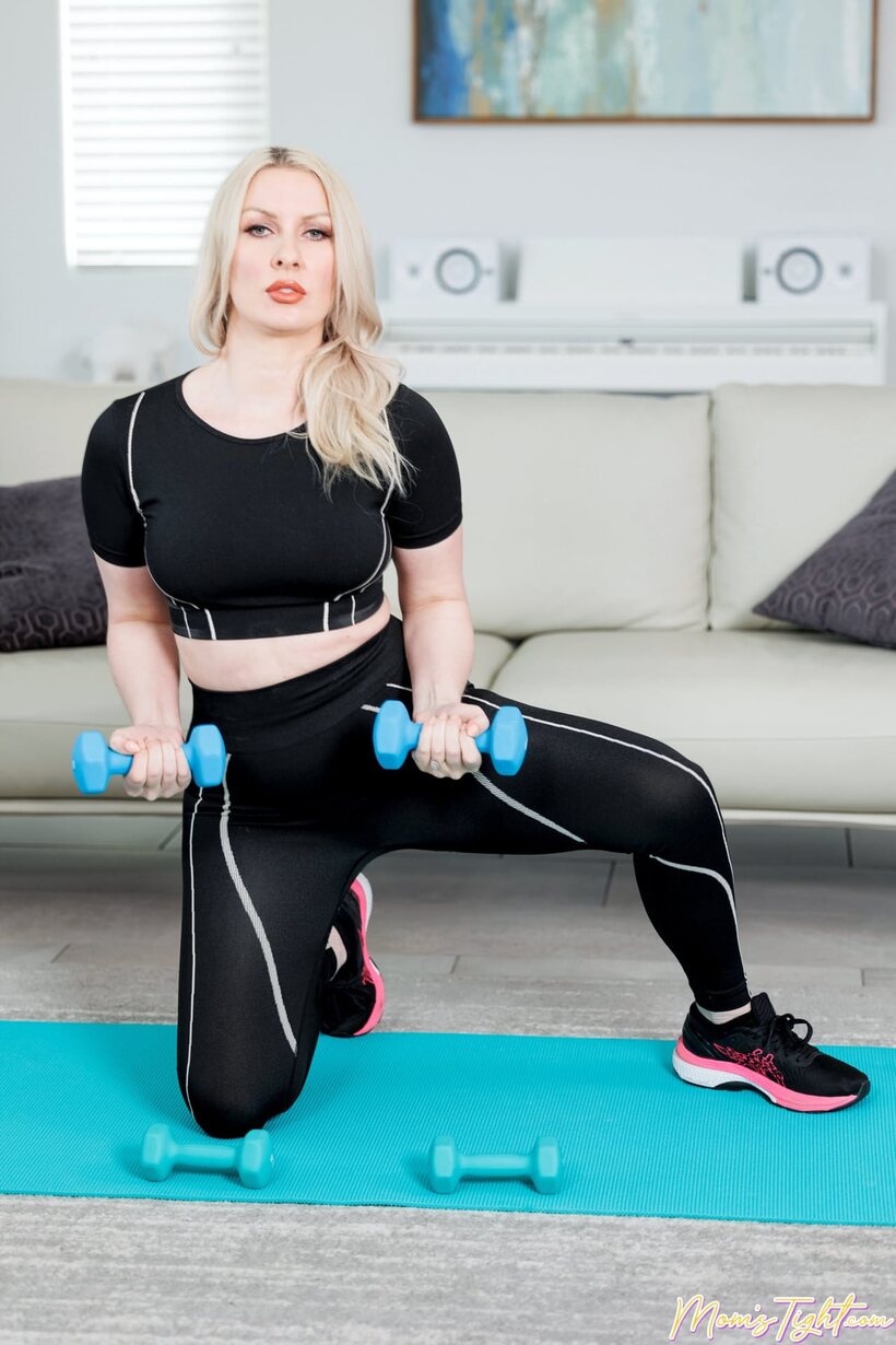 Rion King nude photo 3 — Sydney Paige works out on a mat before stepson sex