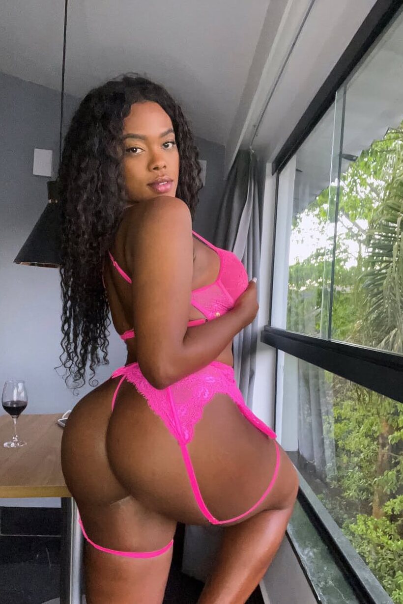 Photo 10 — Sexy lingerie selfies highlight this curvy Latina babe's great ass
